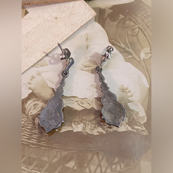 SOLD- Vintage Sterling Silver Marcasite Drop Earrings. - Picture 10 of 11